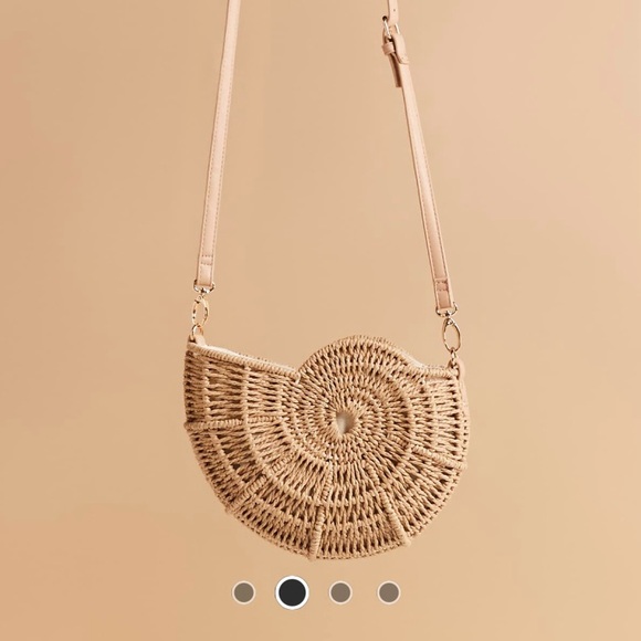 NWT! ASOS Crochet Shell Crossbody Bag - Picture 2 of 4